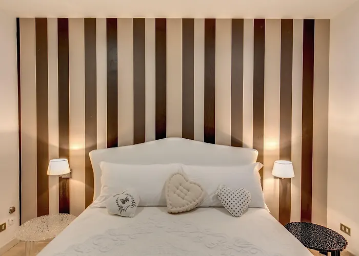 特雷维奇迹套房 *