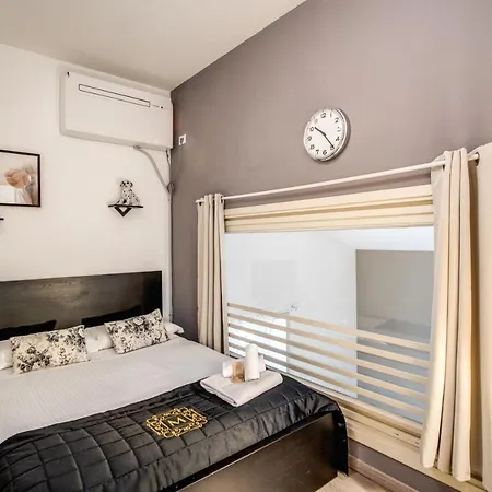 Trevi Miracle Apartment *