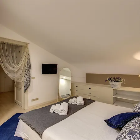 Trevi Miracle Apartment *