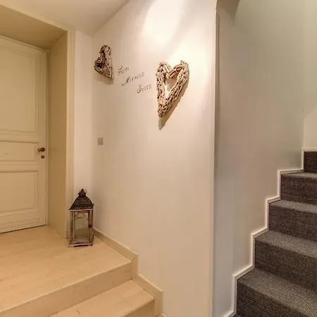 Trevi Miracle Apartment *